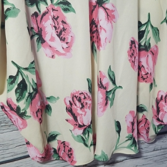 NWOT Foreign Exchange open back crop flowy shirt S - Picture 4 of 7